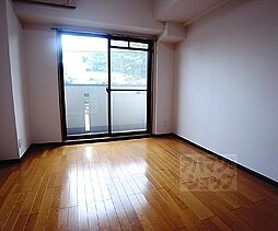 JR山陰本線 二条駅 徒歩5分の賃貸マンション 4階1Kのリビング/ダイニング