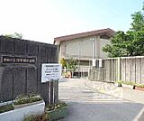 修学院小学校まで235m