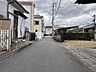 その他：現地前面道路から南側方向を見た風景
