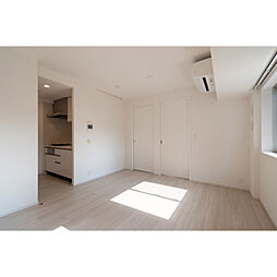 コンフォリア東新宿 0518 5階2LDKのリビング/ダイニング