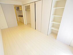 リブリ・リバーサイド南流山 3階1Kのリビング/ダイニング