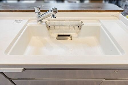 【シンク(水栓一体型浄水器付き)】