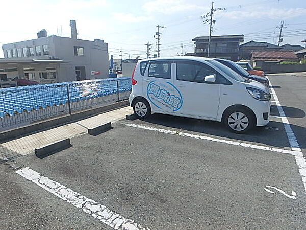 画像17:駐車場