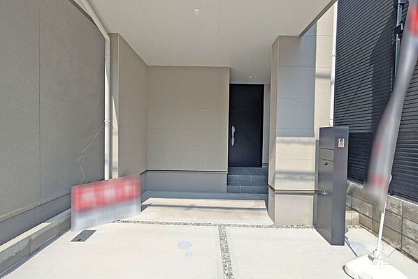 玄関 茨木市新和町 一戸建て