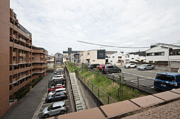 生活施設が徒歩圏内に揃った便利な立地!自然豊かな住環境です。