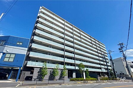 プレサンスロジェ摂津の外観(東側から)2020年築のペット飼育可能なマンション!複数沿線利用可能の好立地!9階部分、角部屋!充実の室内設備!お気軽にお問い合わせください!