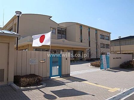 彩都西中学校[公立]の外観