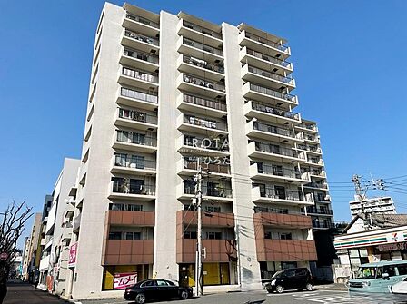 2026年7月下旬リフォーム済みです。水回り4点新品交換、床上張り、クロス貼替後にお引渡しとなりますので気持ちよくお引越しができますよ。