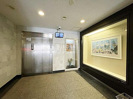 エレベーター付きで建物内の移動が便利です。