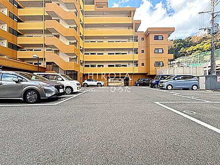 敷地内駐車場継承可(平面1台:月額7,000円)