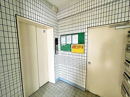 エレベーター付きで建物内の移動が便利です。