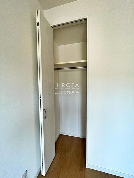 ベランダ側のお部屋のCLです。