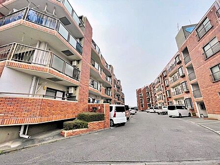 筑豊電気鉄道「萩原駅」徒歩約2分で通勤やお子様の通学に便利な立地です。