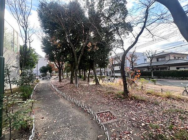画像23:【公園】塚口本町緑地まで167ｍ