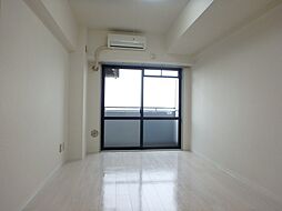 スカイクレスト 8階ワンルームのリビング/ダイニング