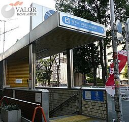 伊勢佐木長者町駅(横浜市営地下鉄 ブルーライン) 徒歩7分。徒歩約7分 540m