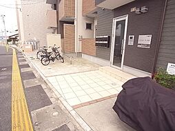 4 / 7