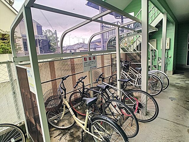 4 / 7