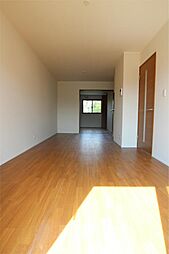 エルメゾン OGURA 101 1階1LDKのリビング/ダイニング