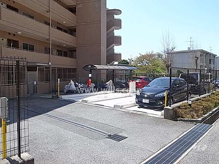 敷地内の駐車場