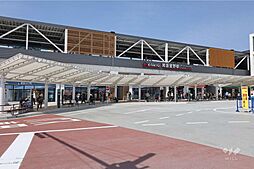 「箕面萱野駅」までバス8分！