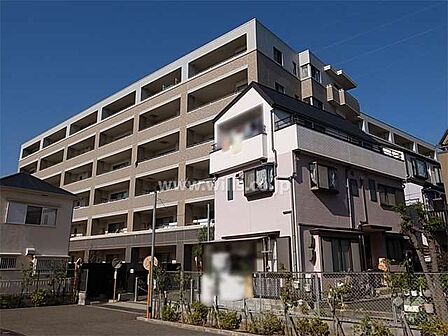 ロイヤル西宮北口センシアの外観（南東側から）