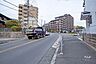 外観：物件の北側前面道路（西側から）［2026年2月21日撮影］