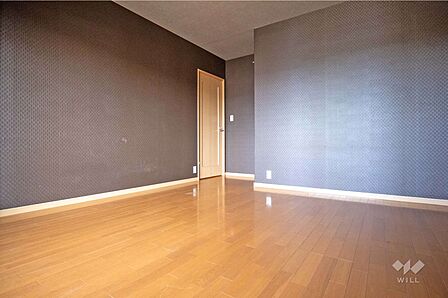 北西側洋室6.5帖ウォークインクローゼット付きの洋室です。