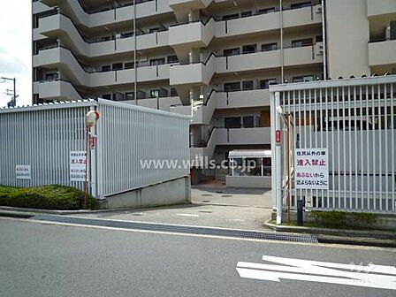 駐車場入口