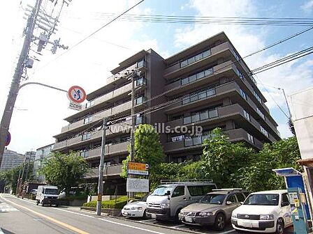 ガーデンステイツ千里丘吹田・山手通りの外観(南東側から)