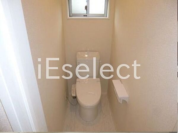 トイレ：温水洗浄便座付きのトイレです