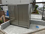敷地内に共有ゴミ置き場あります