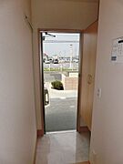 玄関にはトールタイプのシューズボックス