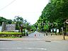 周辺：生田緑地 徒歩5分。緑豊かな公園が近くにあると、毎日の散歩や子どもとの遊びにも最適。季節の移ろいを感じながら、心も体もリフレッシュできます。 350m