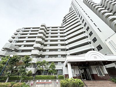 外観:18階建ての2階に位置するお部屋です。ペットと一緒に暮らす事の出来るマンションです♪ 外観:18階建ての2階に位置するお部屋です。ペットと一緒に暮らす事の出来るマンションです♪