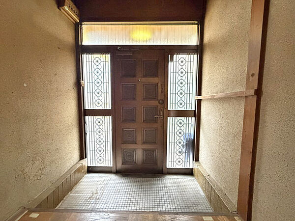 玄関を拡大表示