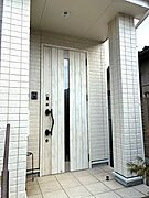 【玄関ポーチ】