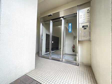 オートロック完備