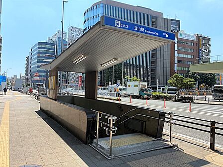 地下鉄名城線「金山」駅徒歩約4分。