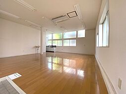 メゾンローズ 1 1階ワンルームのリビング/ダイニング