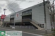 ユニクロ横浜六ッ川店 徒歩25分。ショッピングセンター 2000m