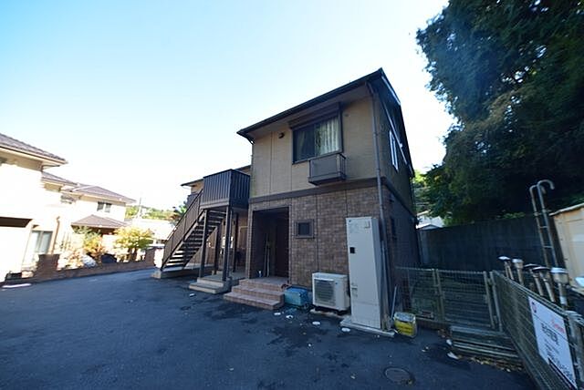 3 / 18