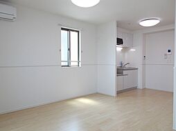 ルートメゾン 205 2階1LDKのリビング/ダイニング