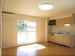 JR東海道・山陽本線 野洲駅 バス15分 近江台下車 徒歩4分の賃貸アパート 2階1LDKのリビング/ダイニング