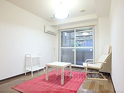 シャトレパインズレーク 102 1階ワンルームのリビング/ダイニング