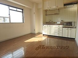 グランディール大津 505 5階2DKのリビング/ダイニング