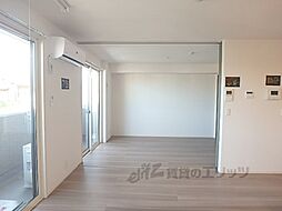 ヴェルソー唐崎 202 2階2LDKのリビング/ダイニング