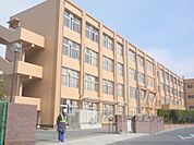 老上中学校まで1300メートル