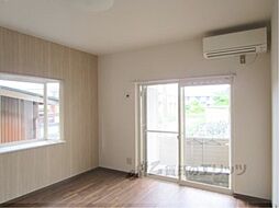 プールブゥ 103 1階ワンルームのリビング/ダイニング