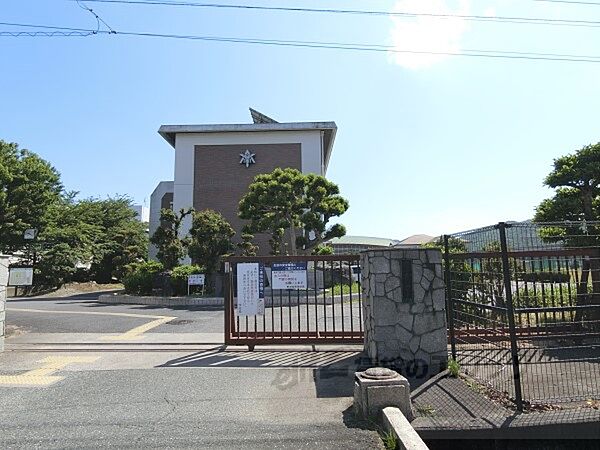 画像6:滋賀県立野洲高等学校まで1300メートル